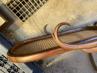 Houpací křeslo staré k resturování za 500 kč - 14