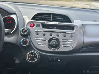 Honda jazz 102000 KM. 2010 Rok - 14