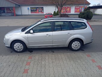 Ford Focus 1.6 benzín - 14