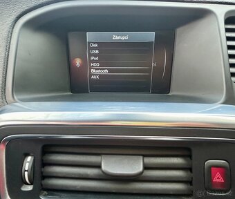 VOLVO V60 2.0D3 5VÁLCE AUTOMAT-NAVI-PDC-LED-156tkm - 14