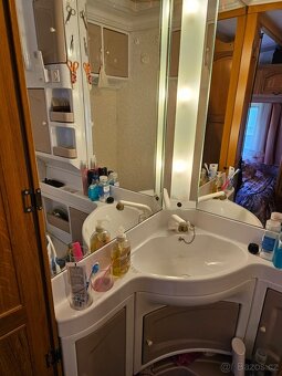 Karavan obytný přívěs HOBBY DE LUXE LAND HAUS - 14