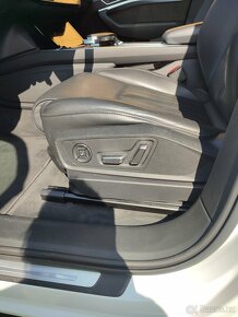 Prodám Audi E-tron 50 quattro - 14