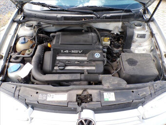 Volkswagen Golf 1,4 i KLIMATIZACE - 14