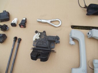 Díly interiéru Audi A4 B7 - 14