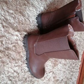 Krásné teplé kozačky vel.38 - 14