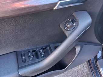 Škoda Octavia Com 2.0 TDi Scout - 14