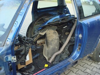Mini Cooper 1.4i R56 skelet na díly - 14
