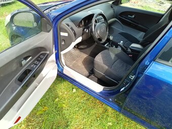 Kia ceed 1,6 85kw diesel - 14