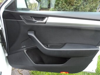 Škoda Superb 2.0 TDI 110 KW Xenon,Manuál,Zachovalé - 14