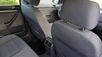 Vw golf 5 1.4 16v, 55kw, r. 2004,orig. Km, po stk v ČR - 14