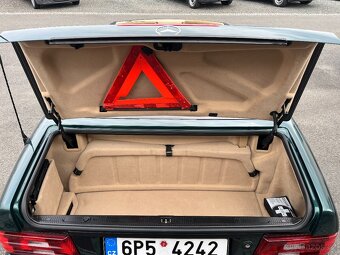 MB 129 320i SL,¨Žehlička¨ zachovalý s hardtopem - 14