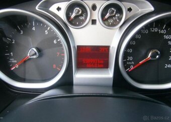 Ford Focus 1.6i 74kw,serviska,2x kola benzín manuál 74 kw - 14
