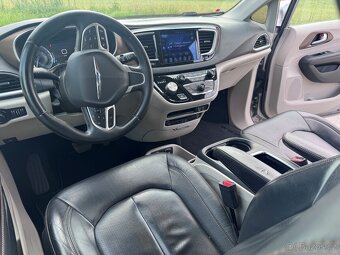 Chrysler Pacifica 3,6 Limited DVD 360 čočka 2017 DPH - 14
