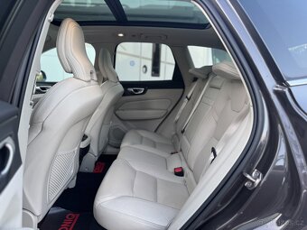 Volvo XC60 B4 mHEV Inscription AWD, Plna vybava, Masaz, Pano - 14