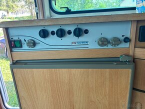 Karavan ADRIA Unica 462 DB, rok 2000, oddělená sprcha - 14