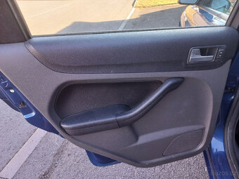 Ford Focus Com 1.8i KLIMA - 14
