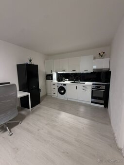 PLNĚ VYBAVENÝ byt 2+kk, 55 m², 2 lodžie, 2 výtahy - 14