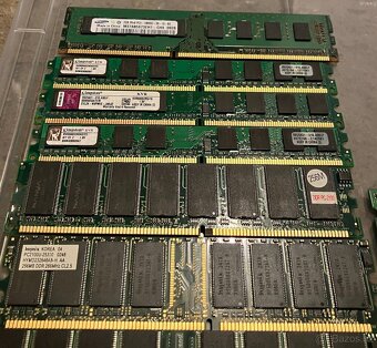 Paměti RAM do PC, typu DDR, DDR2 a DDR3, uvedená cena za vše - 14