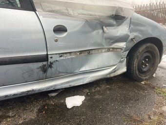 Bouraný Peugeot 206 1.4, benzín - 14
