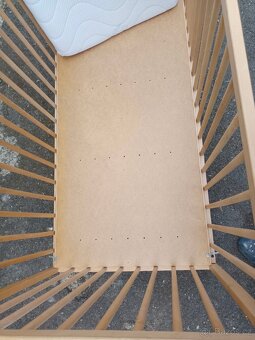 Dětská postýlka včetně příslušenství. - 14