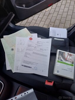 Prodám VW Golf 6 combi 1.6 TDI 77kw Highline dovoz z DE - 14