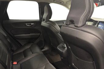Volvo XC60 B4 AWD Momentum Advanced Edition 2020 - 14