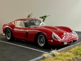1:18 Ferrari 250 GTO - Red - Kyosho - 14
