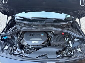 BMW 218i Automat Málo najeto - 14