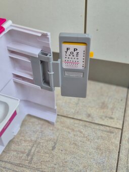 Nabízím Barbie letadlo a sanitku - 14