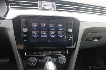 VW Passat Kombi 2.0TDi 140kW DSG Elegance 02/2020+LED+Kamera - 14