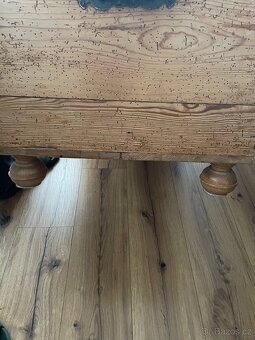 Dřevěná truhla s kováním české výroby - 14