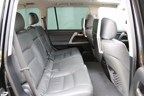 Toyota Land Cruiser 200 4.5 D4-D Luxury / 210 kW / Tažné - 14