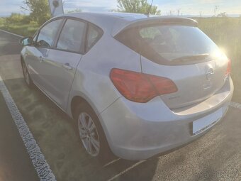 Opel Astra 1.4, 74kW, r.v.2010, klima, 102.000km - 14