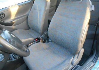 Opel Corsa 1,0 12V Club benzín - 14