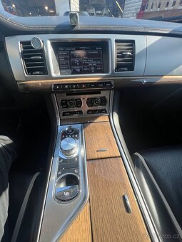 Jaguar XF 250 3.0 tdi (202kw) 2012 rok - 14