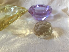 popelnicek v barve alexandrit 1973 - 14