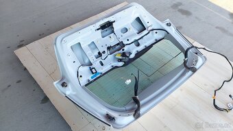 MERCEDES ML W164 – DVEŘE KUFRU BÍLÉ - 14