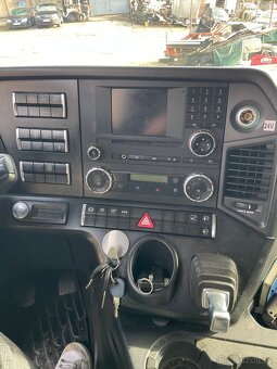 Mercedes-Benz Actros - 14