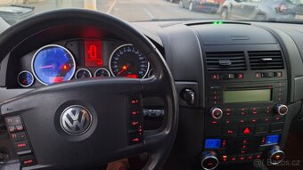 VW Touareg 2.5 TDI R5 – Offroad ready, manuál, po STK - 14