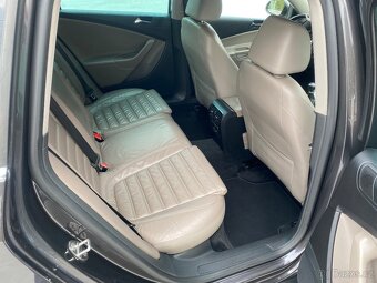 Volkswagen Passat Variant 2.0 TDI Highline - 14