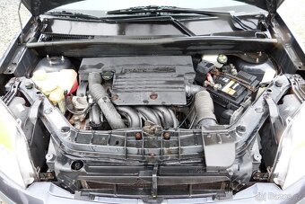 Ford Fusion 1.6i 74 kw benzín - 14