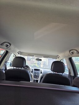 Opel Astra spots tourer 16v benzín - 14