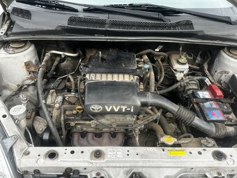 Toyota Yaris 1.0 VVT 5dv, r.v.12/2005, 48kW, dálniční známka - 14
