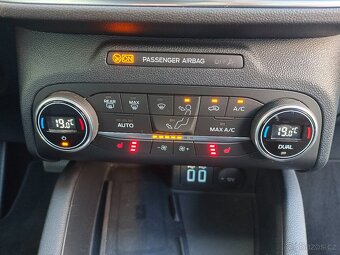 Ford Kuga 1.5 88kW Aut. 96tkm Webasto Virtual ACC Keyless Qi - 14