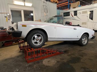 Spider  124   , 1977 bílé SPZ - 14