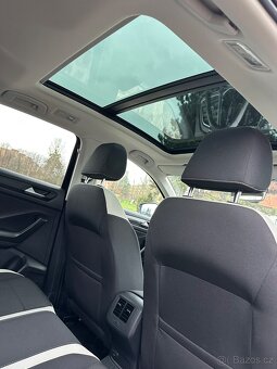 VW T Roc 1.5 Tsi 110kw manual,1 maj servis vw Top stav - 14