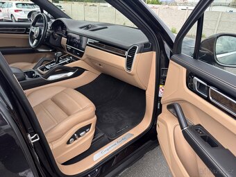Porsche Cayenne Turbo 4.0 V8, Záruka, Akrapovič, top výbava - 14
