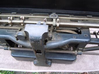 STARÝ PSACÍ STROJ  REMINGTON 12 - 14