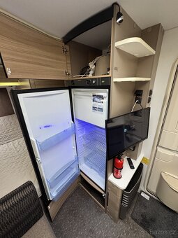 Adria Altea 402PH ~ Francouzská postel - 14