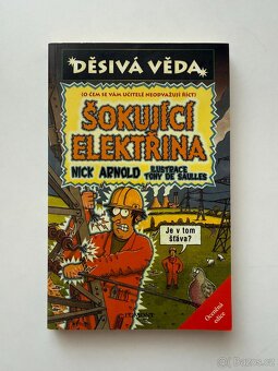 Děsivé dějiny + Děsivá věda – 19 knih – TOP stav - 14